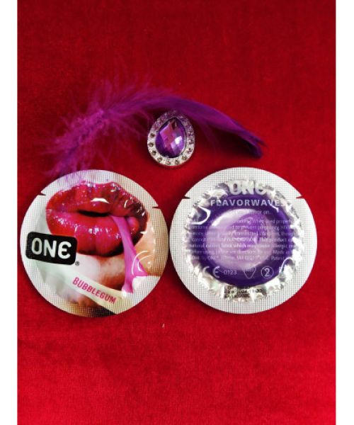 Презервативи ONE Bubblegum (ароматизовані) (по 1 шт) (упаковка може відрізнятися кольором та малюнком)