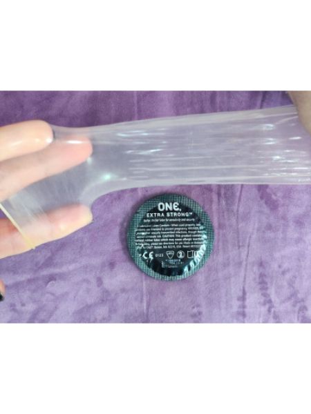 Презервативи ONE Extra Strong (міцні) (по 1 шт) (упаковка може відрізнятися кольором та малюнком)