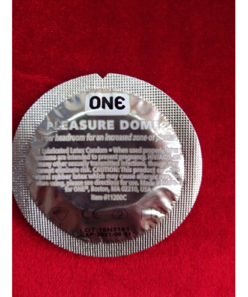 Презервативи ONE Pleasure Dome (анатомічні) (по 1 шт) (упаковка може відрізнятися кольором та малюнком)