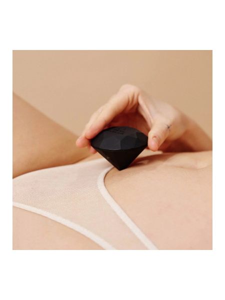 Вібратор для клітора Bijoux Indiscrets Diamond у формі алмазу, чорний, 6,5 см